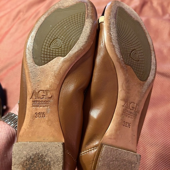 AGL Brown and Black Flats with Cream Accents - Picture 6 of 6